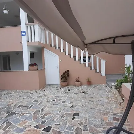 Apartment G&m